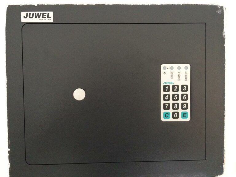 Aprire una cassaforte Juwel bloccata elettronica chiusa che non si apre o aperta: come fare per lo sblocco per error