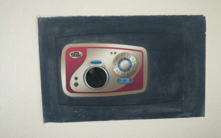 Aprire una cassaforte Stark bloccata