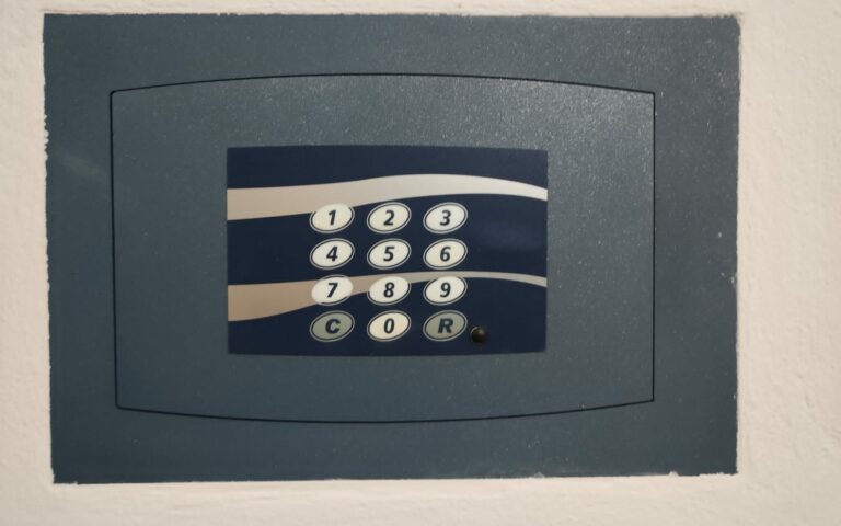 Aprire una cassaforte Mottura bloccata: come se è elettronica